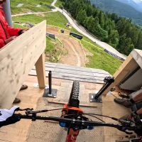 El antes y el después: el descenso de Jackson Goldstone en la final de la Copa del Mundo de Leogang 2023