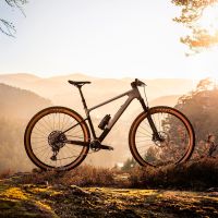 Focus Raven 2023: montajes y precios de una rígida de XC que pasa a ser más eficiente cuesta abajo sin perder agilidad