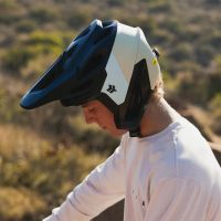 El Fox Dropframe Pro se actualiza para convertirse en uno de los cascos abiertos más seguros, y certificado para e-MTB
