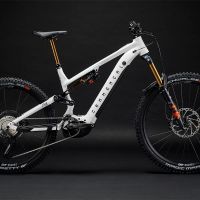 La gama Commencal Meta Power estrena motor Bosch Performance CX Smart System
