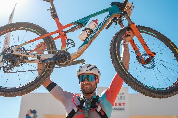 Enrique Morcillo y Ariadna Ródenas ganan la segunda edición de la NEOM Titan Desert Saudi Arabia