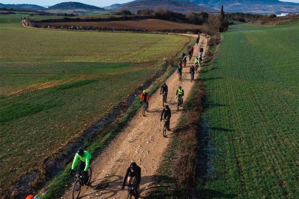 Ismael Esteban y Ester Ruiz, los más rápidos en la Tierra Estella Epic Gravel 2023
