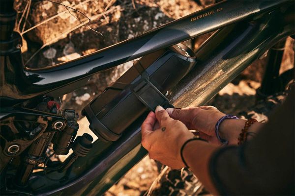Giant Energypak Plus 200, un extensor de batería con forma de bidón que añade 200 Wh y hasta 75 km de autonomía