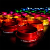 Industry Nine presenta las cazoletas de dirección iRiX, con 11 opciones de color y garantía de por vida