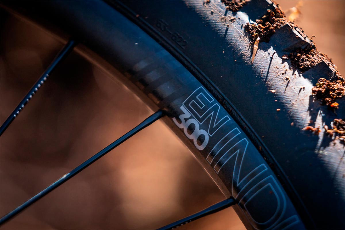 Industry Nine introduce las EN300, unas ruedas ultrarresistentes de aluminio para bicis de Enduro