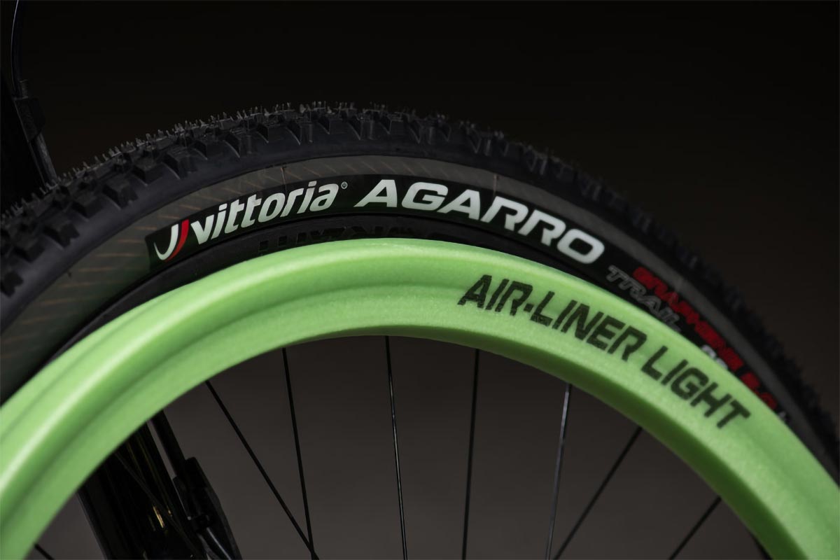 A la venta el Vittoria Air-Liner Light, un mousse antipinchazos optimizado para presiones bajas en neumáticos de XC, DC y Trail