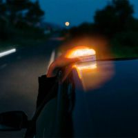 Así son las luces V16 que serán obligatorias llevar en el coche a partir de enero de 2026