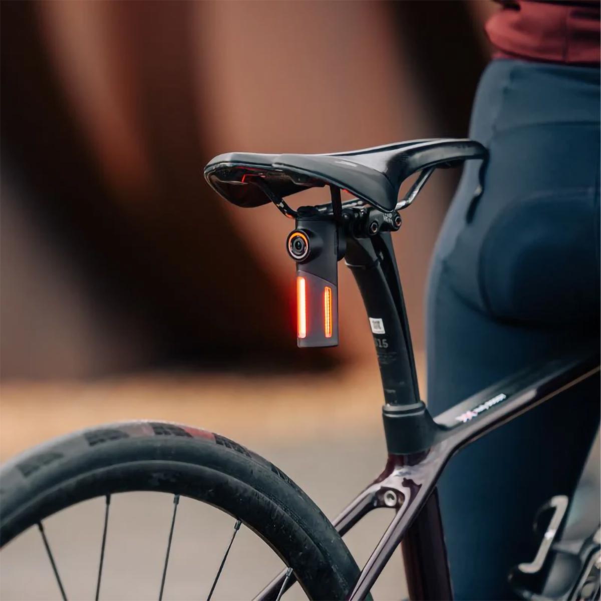 Magicshine Seemee DV, una luz trasera con cámara de vídeo (o viceversa) para grabar lo que sucede detrás de la bici
