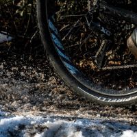 ¿Cómo mantener los neumáticos de la bici en invierno? Los técnicos de Pirelli lo explican