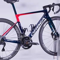 El montaje paso a paso de la Orbea Orca OMX 2023 de Martina Fidanza, campeona del mundo de Pista