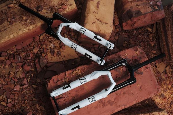 Las míticas Marzocchi Bomber en color blanco regresan al mercado en edición limitada