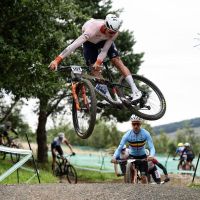 Mathieu van der Poel, tras su abandono en el Campeonato del Mundo de XCO: "Esto no afectará mis planes futuros"