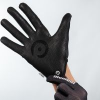 Momum Holo, unos guantes minimalistas que ofrecen tacto directo y una alta transpirabilidad