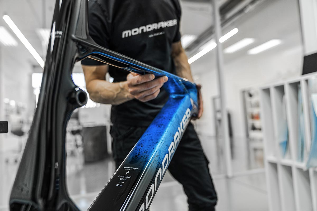Mondraker Crafty Carbon Unlimited Electric Blue, una bici única y limitada a 50 unidades numeradas