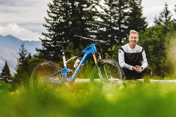 Mondraker ficha a Andrew Dodd, un conocido periodista y presentador especializado en MTB