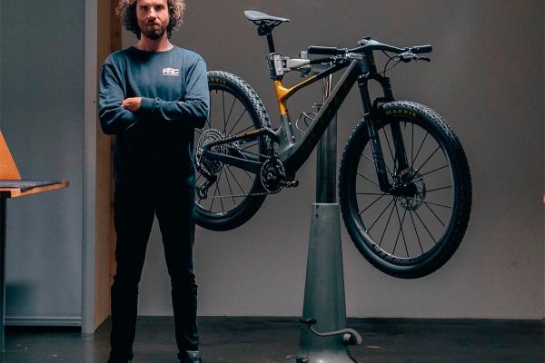 El montaje de la Scott Spark RC World Cup de Nino Schurter que conmemora sus diez títulos mundiales