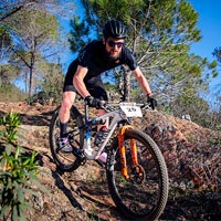 El exciclista profesional y expresentador de GCN, Óscar Pujol, se une a Canyon