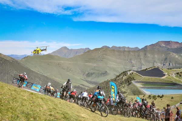 La estación de Pal Arinsal inaugura la temporada de verano con la clásica Maxiavalanche