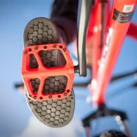 OneUp Components introduce una versión más pequeña en sus pedales de plataforma Composite