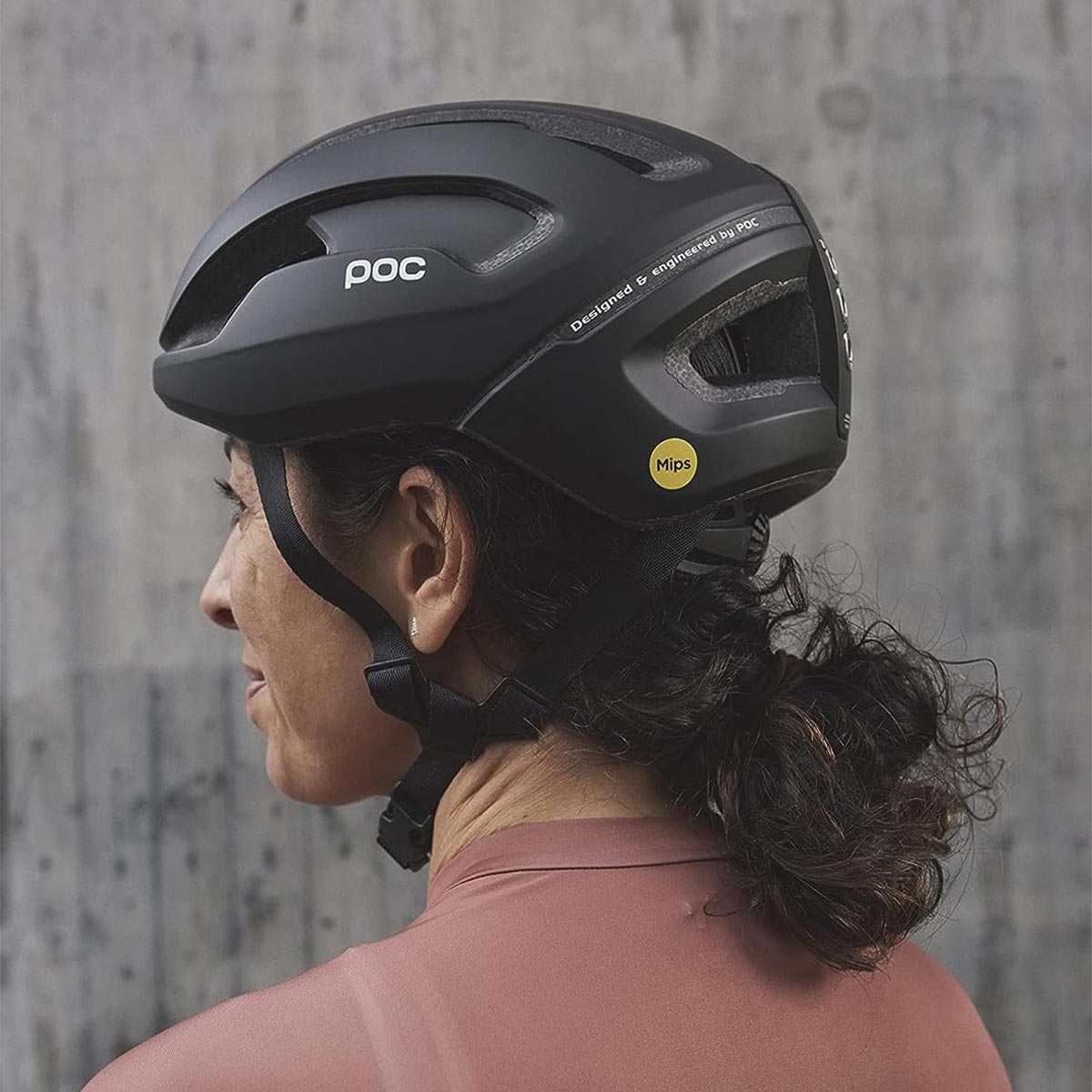 Cazando ofertas: el POC Omne Air MIPS, un casco polivalente para MTB y carretera, a mitad de precio en Amazon