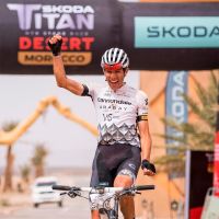 Titan Desert Morocco 2023: Roberto Bou y Tessa Kortekaas ganan la quinta etapa y pasan a liderar la general