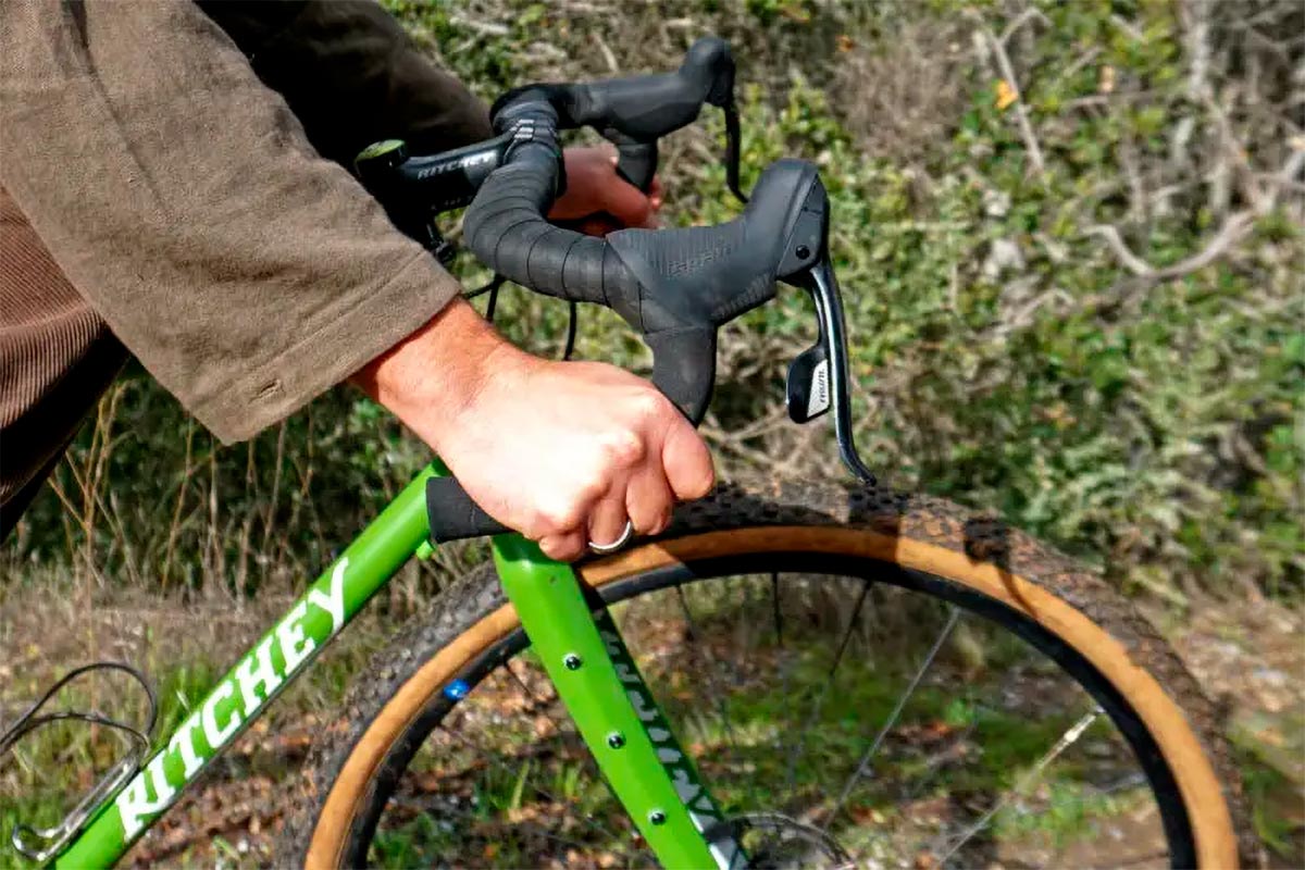 Ritchey Gravel WCS Grips, unos puños de neopreno diseñados para manillares curvos de bicicletas de gravel