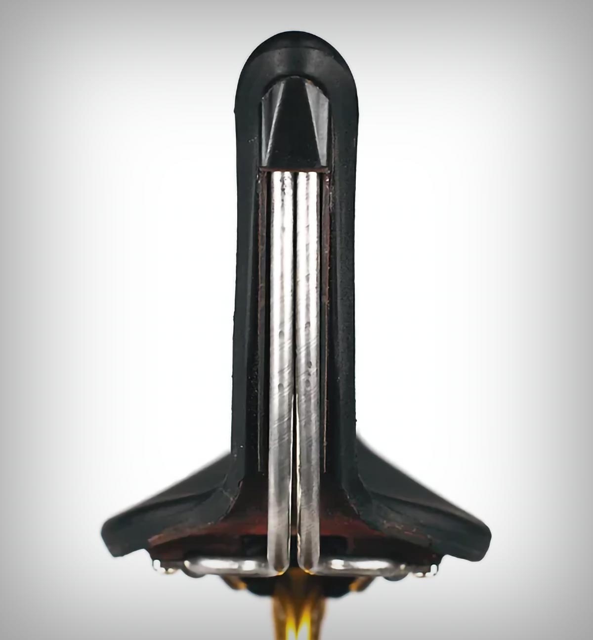 SaddleSpur, un sillín con respaldo de diseño 'muy sugerente' que