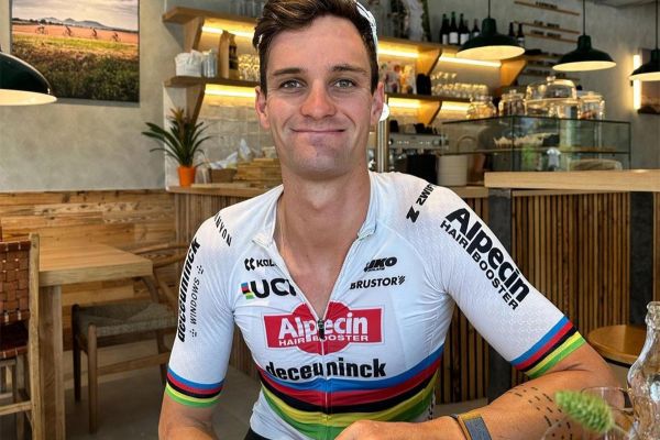 Sam Gaze, vigente campeón del mundo de Short Track, deja de lado el MTB para competir en La Vuelta a España 2023