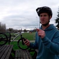 Sam Pilgrim bate cuatro récords del mundo (no oficialmente) sobre su Canyon Spectral