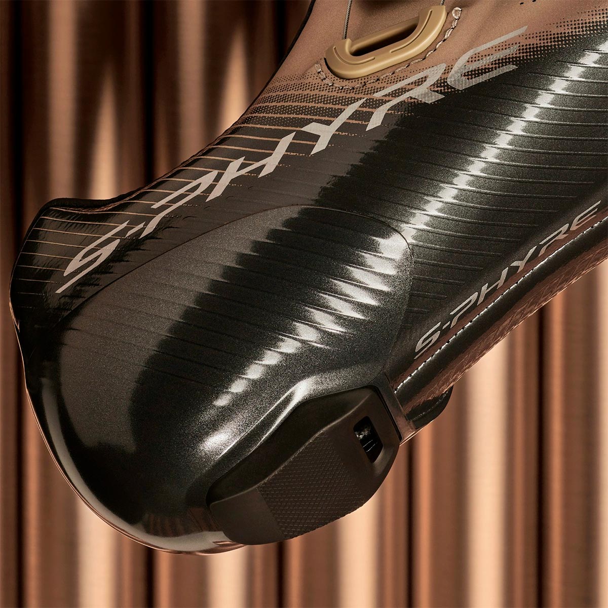 Las zapatillas Shimano S-Phyre RC903 estrenan una edición limitada en color Champagne para celebrar las clásicas de primavera