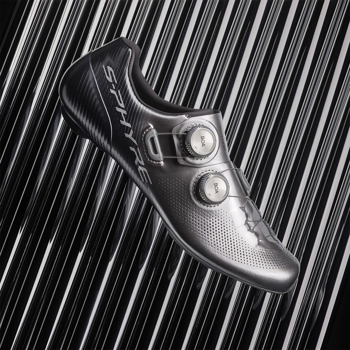 Las Shimano S-Phyre RC903, las zapatillas tope de gama para carretera, estrenan una edición en color plata