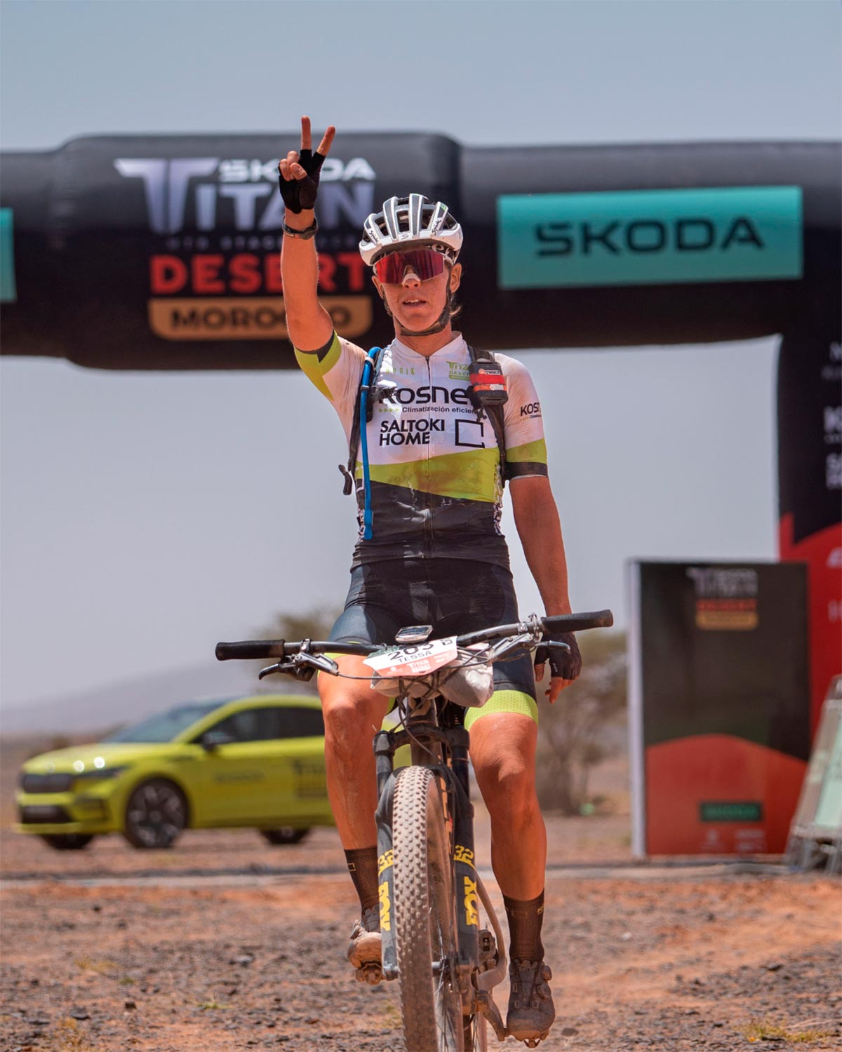 Titan Desert Morocco 2023: victoria para Sergio Mantecón y Tessa Kortekaas en la tercera etapa