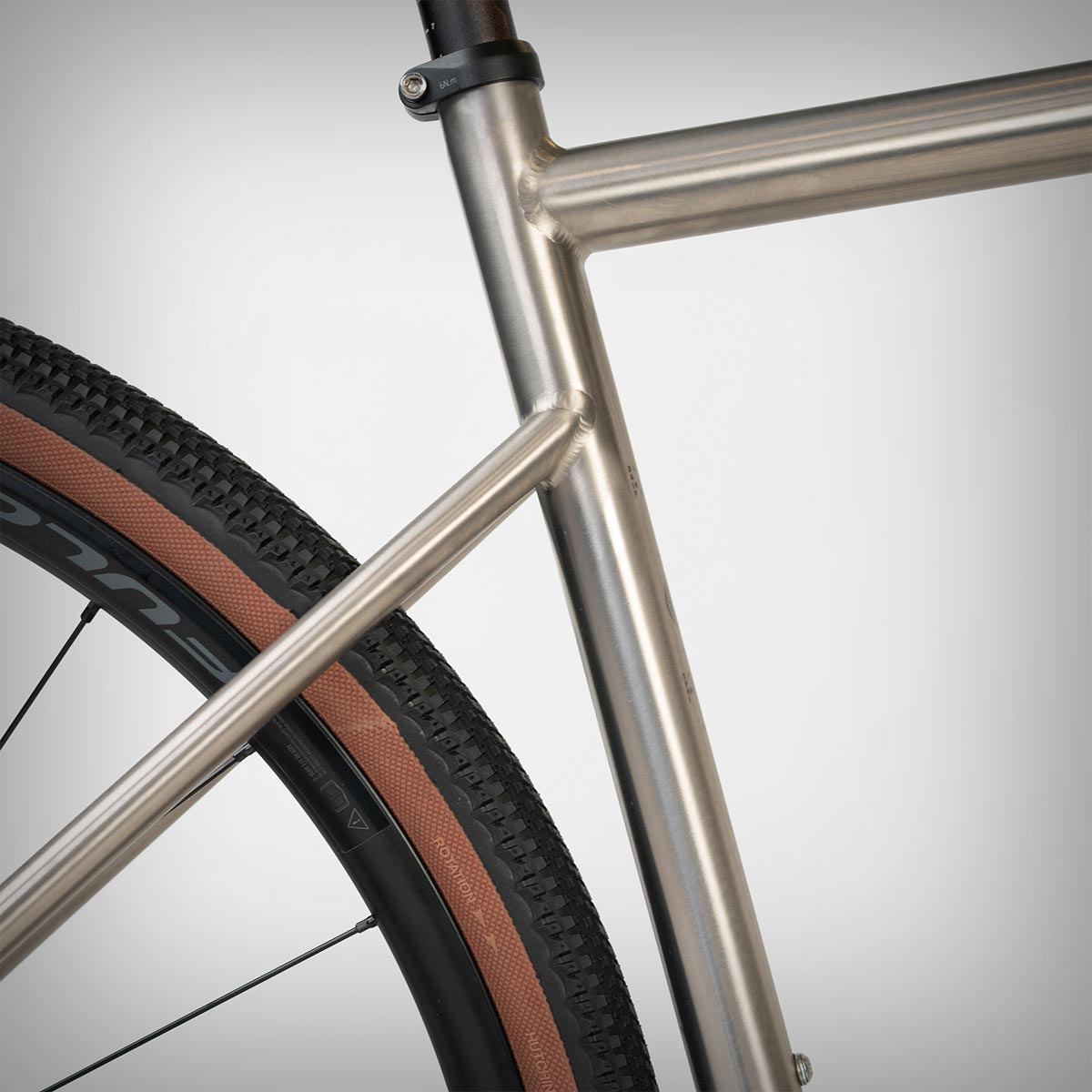 Triban GRVL 900 TI, una bicicleta de gravel con cuadro de titanio y la geometría más cómoda