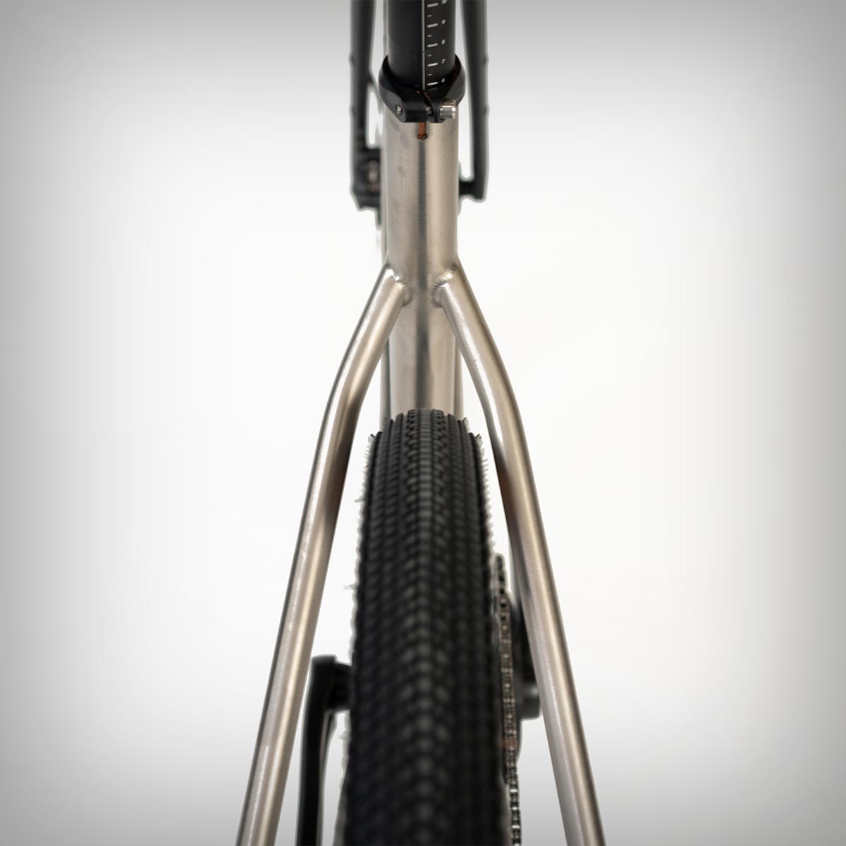 Triban GRVL 900 TI, una bicicleta de gravel con cuadro de titanio y la geometría más cómoda