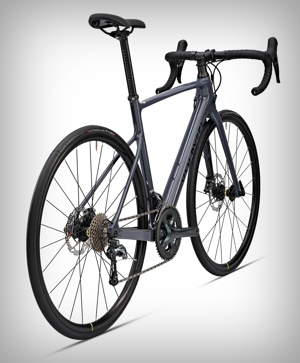 Van Rysel NCR CF Tiagra, una bici de carretera con cuadro de carbono y frenos hidráulicos con un precio sin competencia
