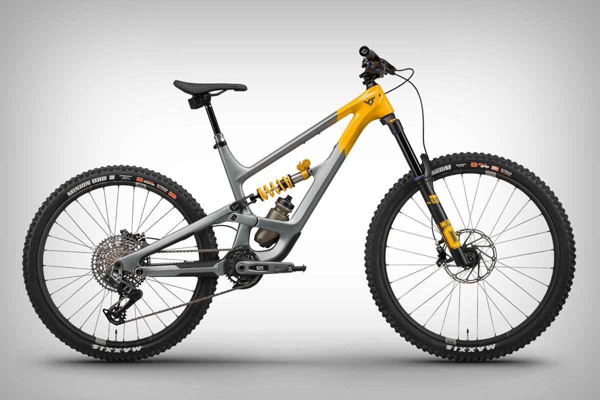 YT Industries presenta las Izzo, Capra y Tues en edición Uncaged 11, con suspensiones Öhlins y grupos SRAM