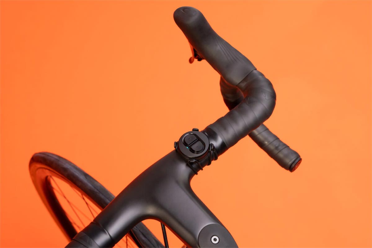 Zwift Hub One, un rodillo con un solo piñón y cambio virtual compatible con cualquier bicicleta de 8 a 12 velocidades
