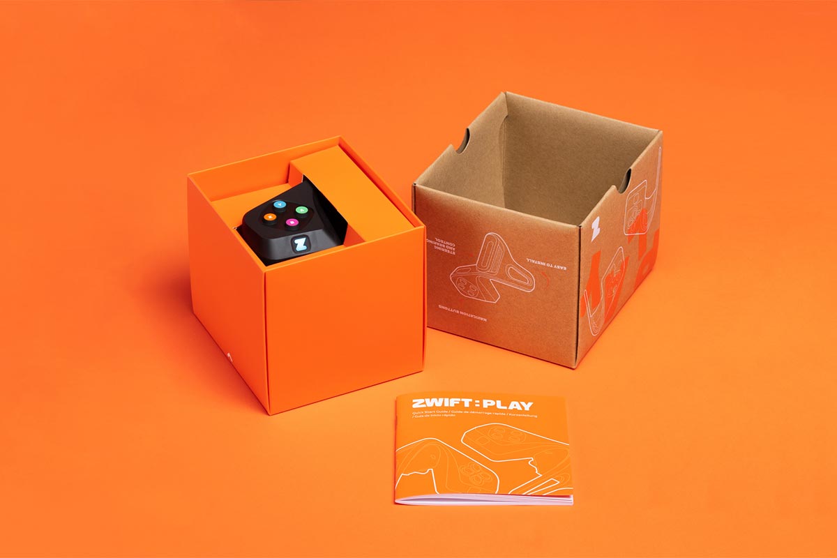Zwift Play, los primeros mandos de juego para tomar el control total desde el manillar sin tocar la pantalla