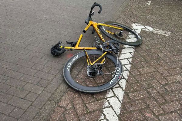 Final de año trágico para Remco Evenepoel: sufre una triple fractura tras un accidente mientras entrenaba