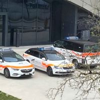 Espectáculo barriobajero (con policía incluida) en la sede central de Scott Sports en Givisiez tras una pelea en la cúpula directiva