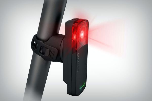 Cazando ofertas: Bryton Gardia R300L, un radar trasero con luz inteligente para ciclistas