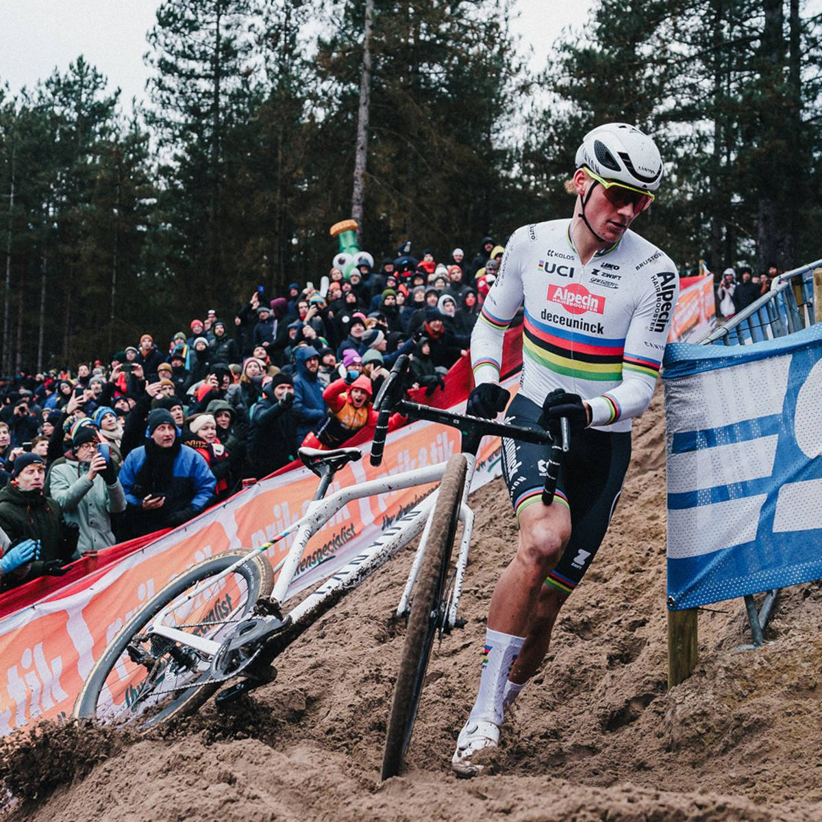 Arranca la Copa del Mundo de Ciclocross 2024-25: novedades en la normativa y calendario completo de carreras