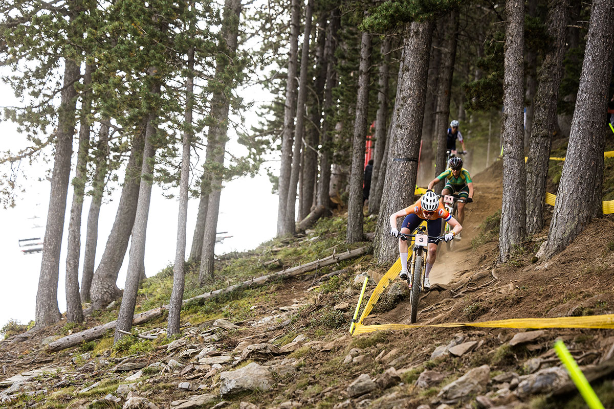 La Canyon Lux World Cup CFR con la que Puck Pieterse ganó el Campeonato del Mundo de XCO de Pal Arinsal