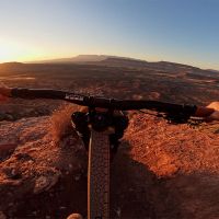 Casey Brown hace historia: la primera línea completa de una mujer en el Red Bull Rampage 2024