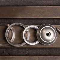 Chris King presenta los juegos de dirección DropSet en una llamativa edición limitada de titanio