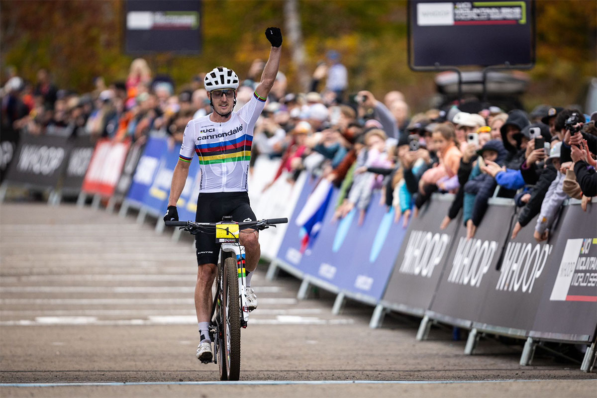 Alan Hatherly y Alessandra Keller se proclaman campeones de la Copa del Mundo de XCO 2024