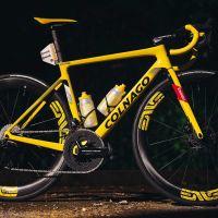 Para verlo: el montaje de la Colnago V4RS en edición 'Yellow' de Tadej Pogacar