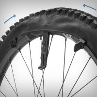 Crankbrothers presenta un kit de palancas deslizantes que simplifica la instalación de neumáticos