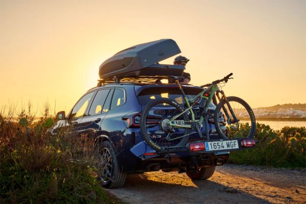 CRUZ presenta el Stema, su nuevo portabicicletas de plataforma para bola de remolque