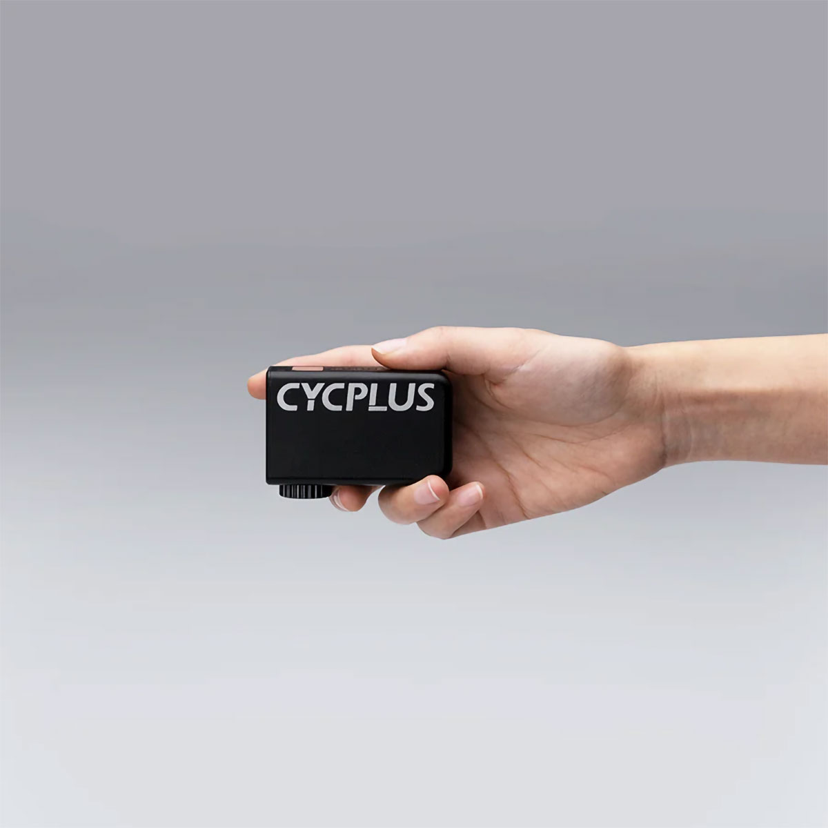 Cycplus Tiny Pump con medidor digital, el mini compresor de aire preferido por los ciclistas que arrasa en ventas en Amazon